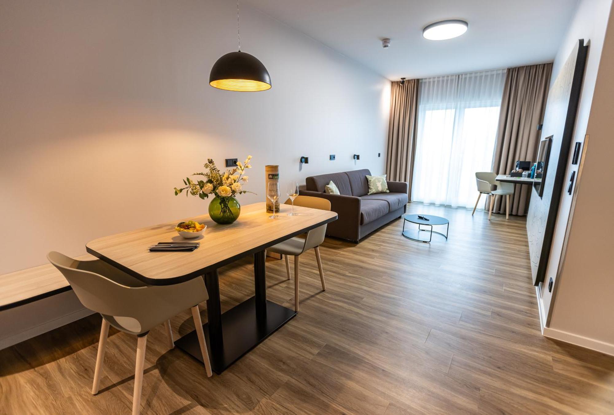 Platzhirsch Living Hotel Kelsterbach Eksteriør billede