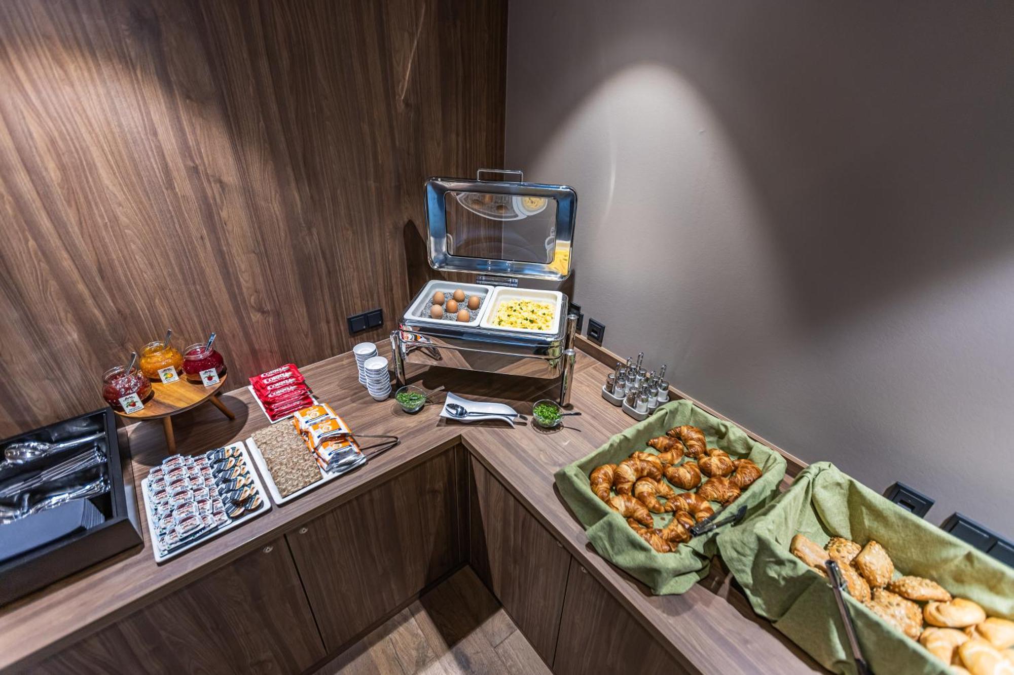 Platzhirsch Living Hotel Kelsterbach Eksteriør billede