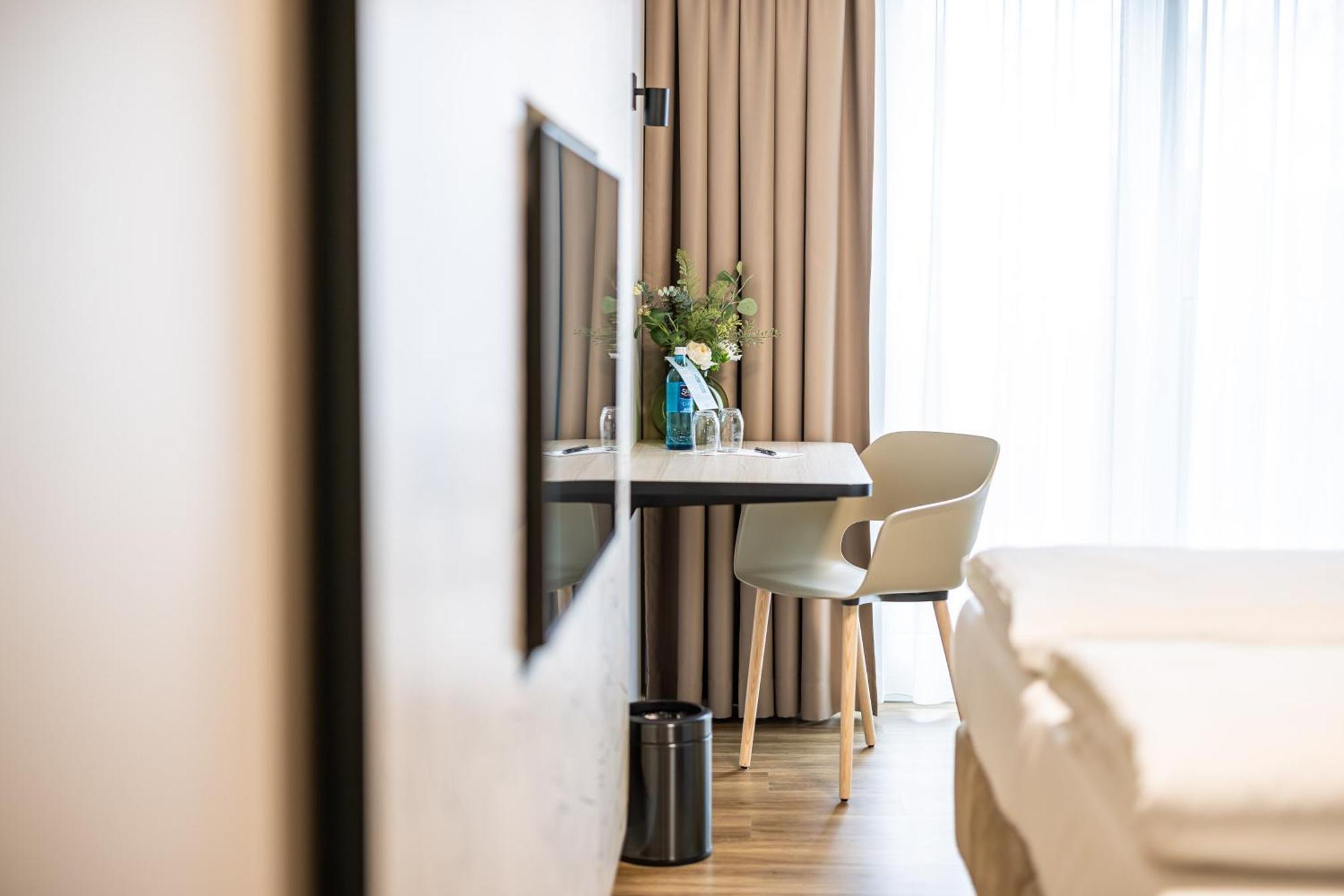 Platzhirsch Living Hotel Kelsterbach Eksteriør billede