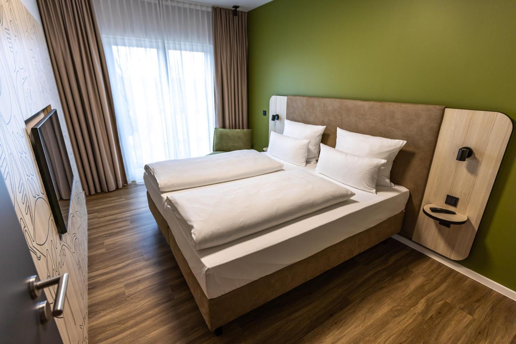 Platzhirsch Living Hotel Kelsterbach Eksteriør billede